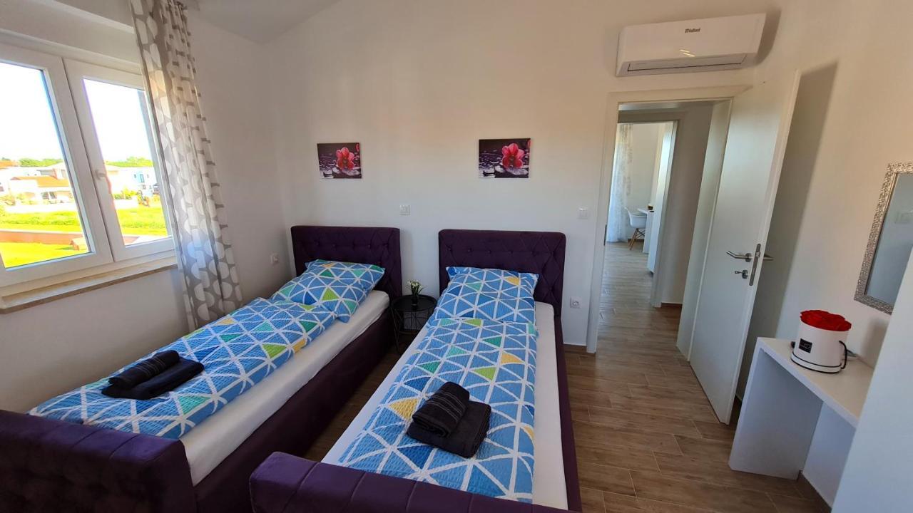 Villa Robert Kaštelir Extérieur photo