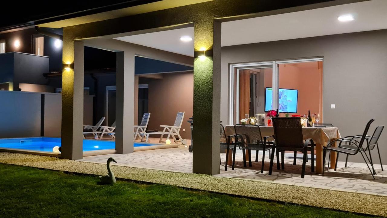 Villa Robert Kaštelir Extérieur photo