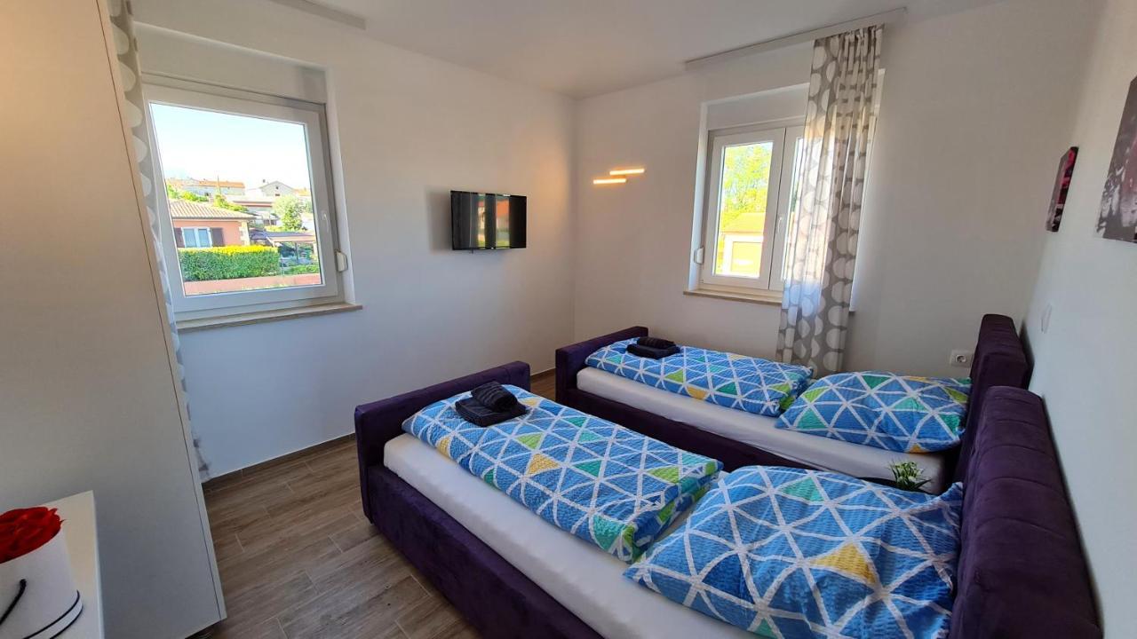 Villa Robert Kaštelir Extérieur photo