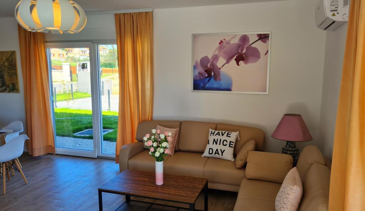 Villa Robert Kaštelir Extérieur photo