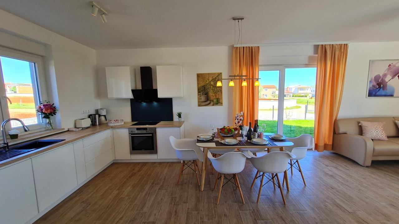 Villa Robert Kaštelir Extérieur photo