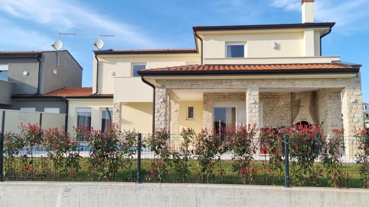 Villa Robert Kaštelir Extérieur photo